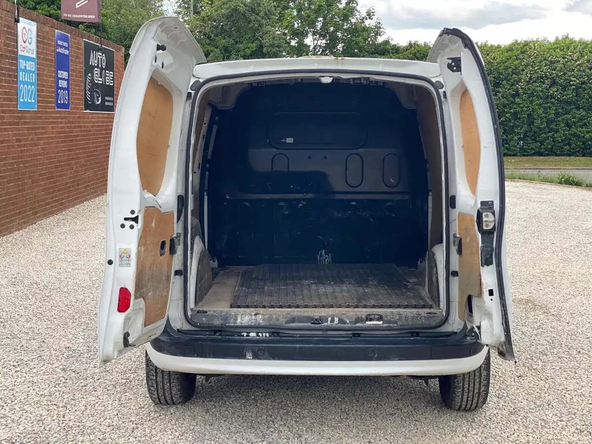 2016-renault-kangoo-15td-ml19-dci-90-business-panel-big-3