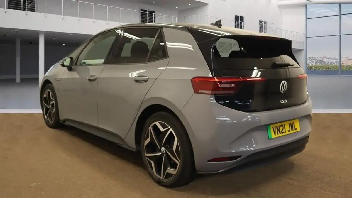 2021-volkswagen-id3-e-tour-big-2