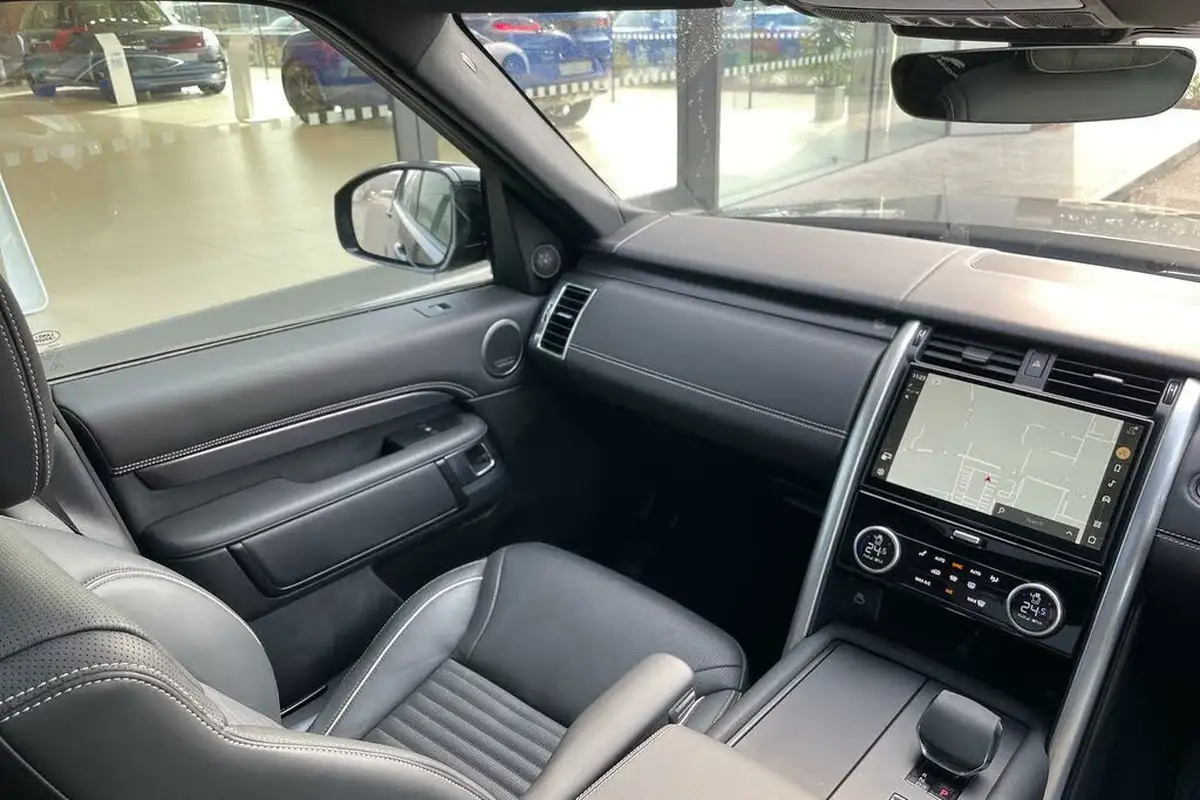 2024-land-rover-discovery-30-d300-metropolitan-edition-big-20