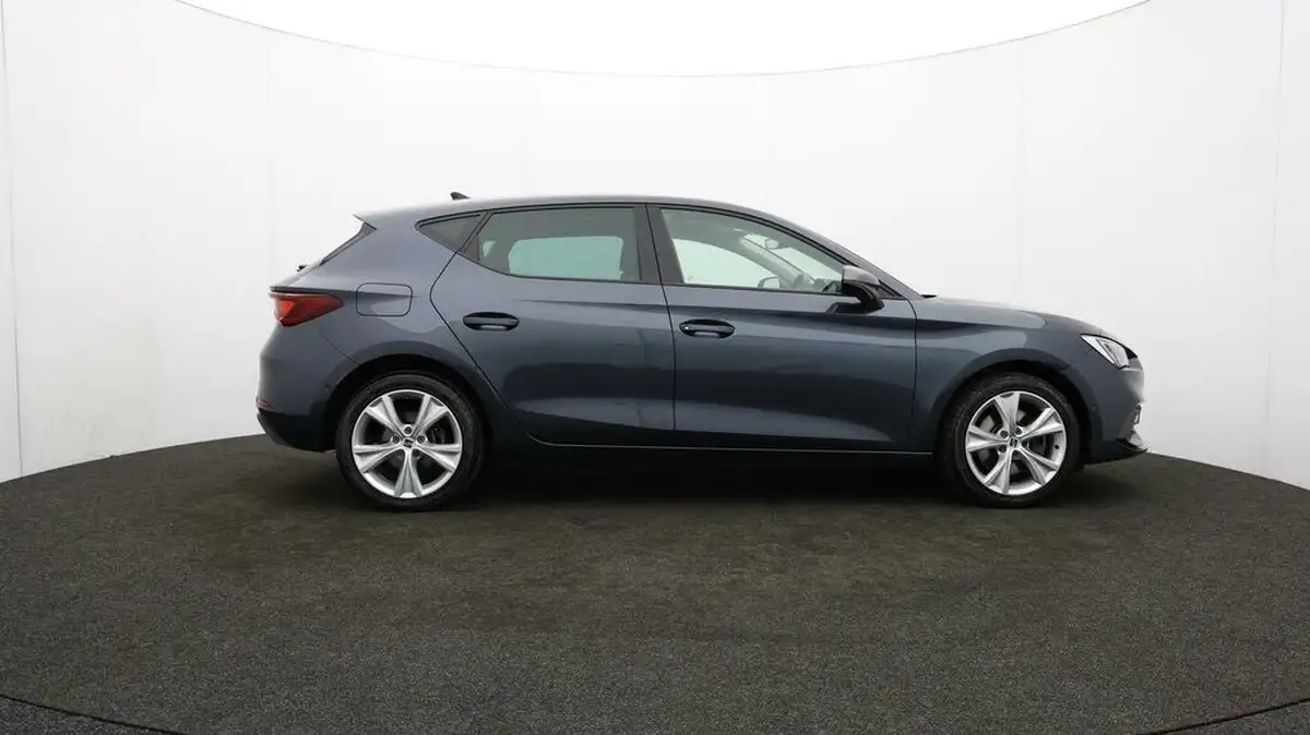 2020-seat-leon-14-e-hybrid-fr-hatchback-big-39