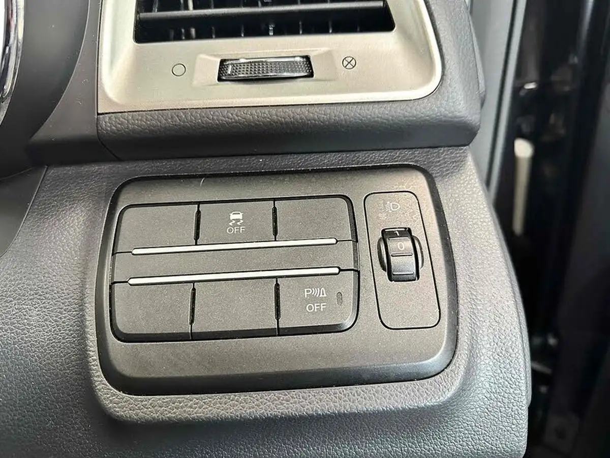 2019-kgm-ssangyong-tivoli-16-ultimate-big-31