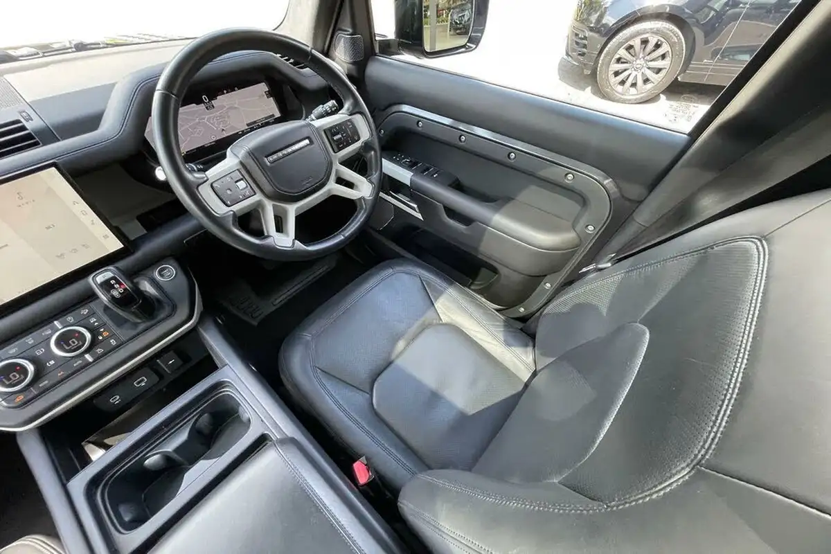 2022-land-rover-110-defender-30-d300-hse-big-13