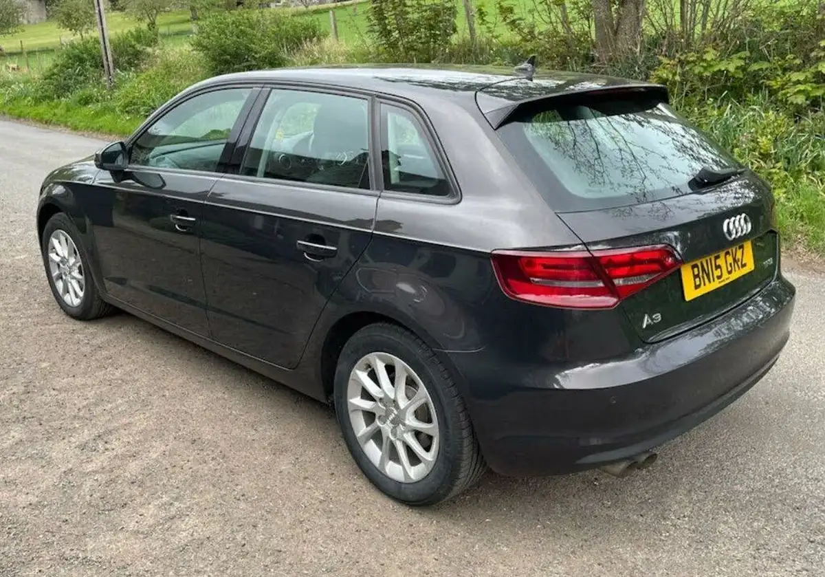 2015-audi-a3-14-se-125ps-sportback-5d-1390cc-s-tronic-big-2
