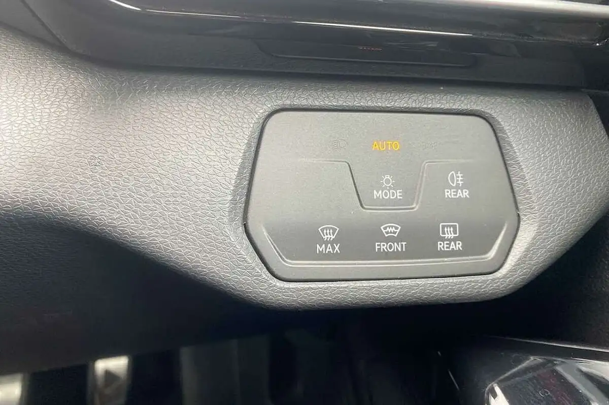 2022-volkswagen-id4-e-life-148ps-52kwh-pure-performance-big-25