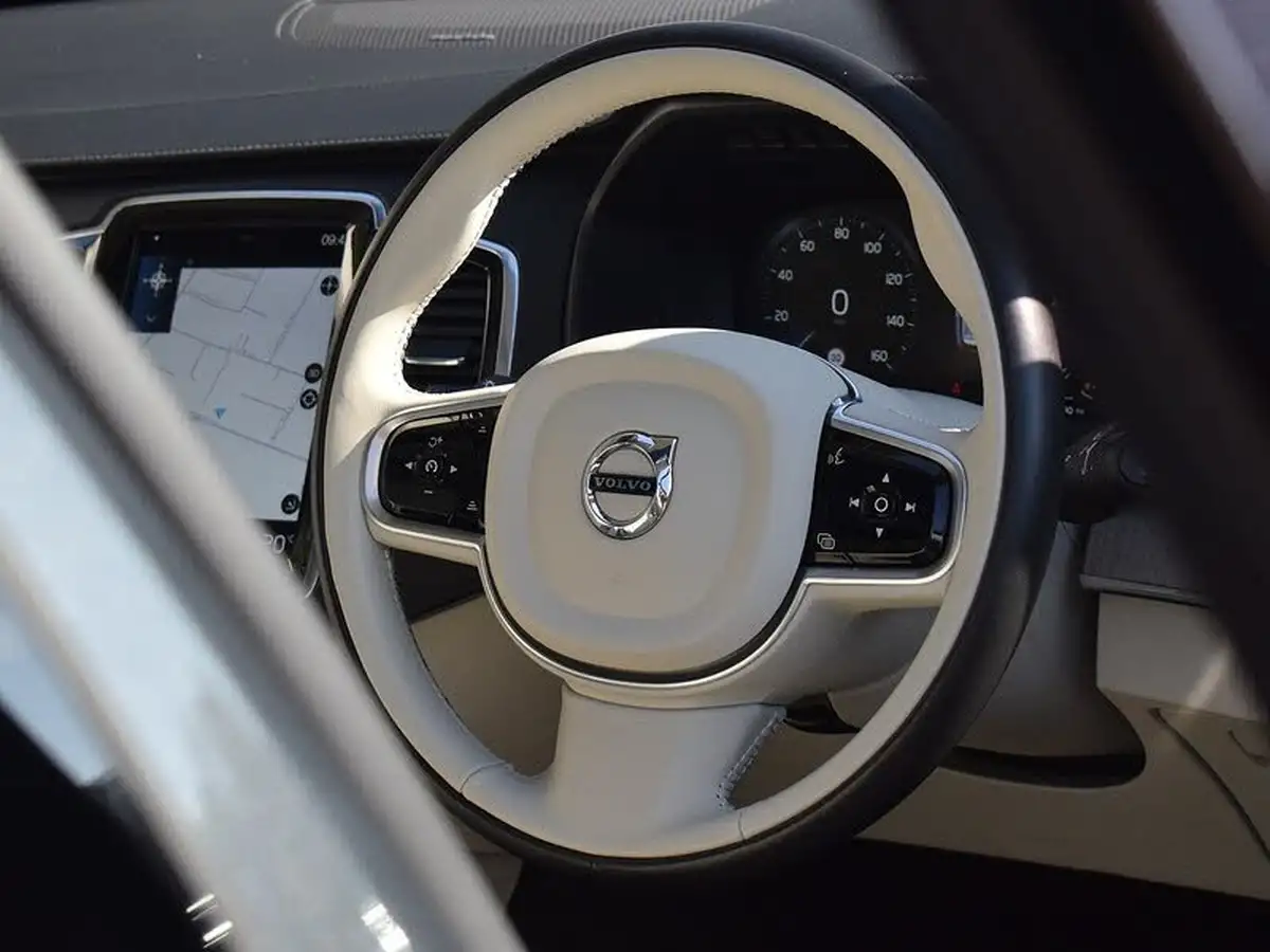 2021-volvo-xc90-20-t8-inscription-384bhp-big-11