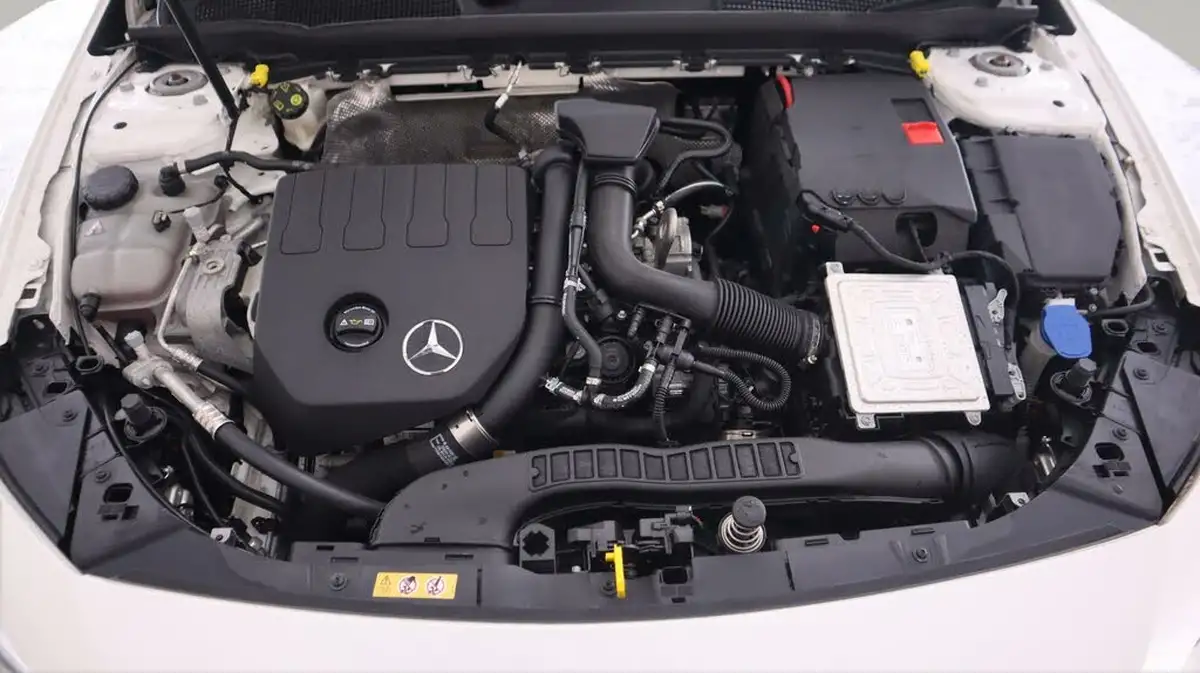 2021-mercedes-benz-a-class-13-a180-amg-line-hatchback-5d-big-18