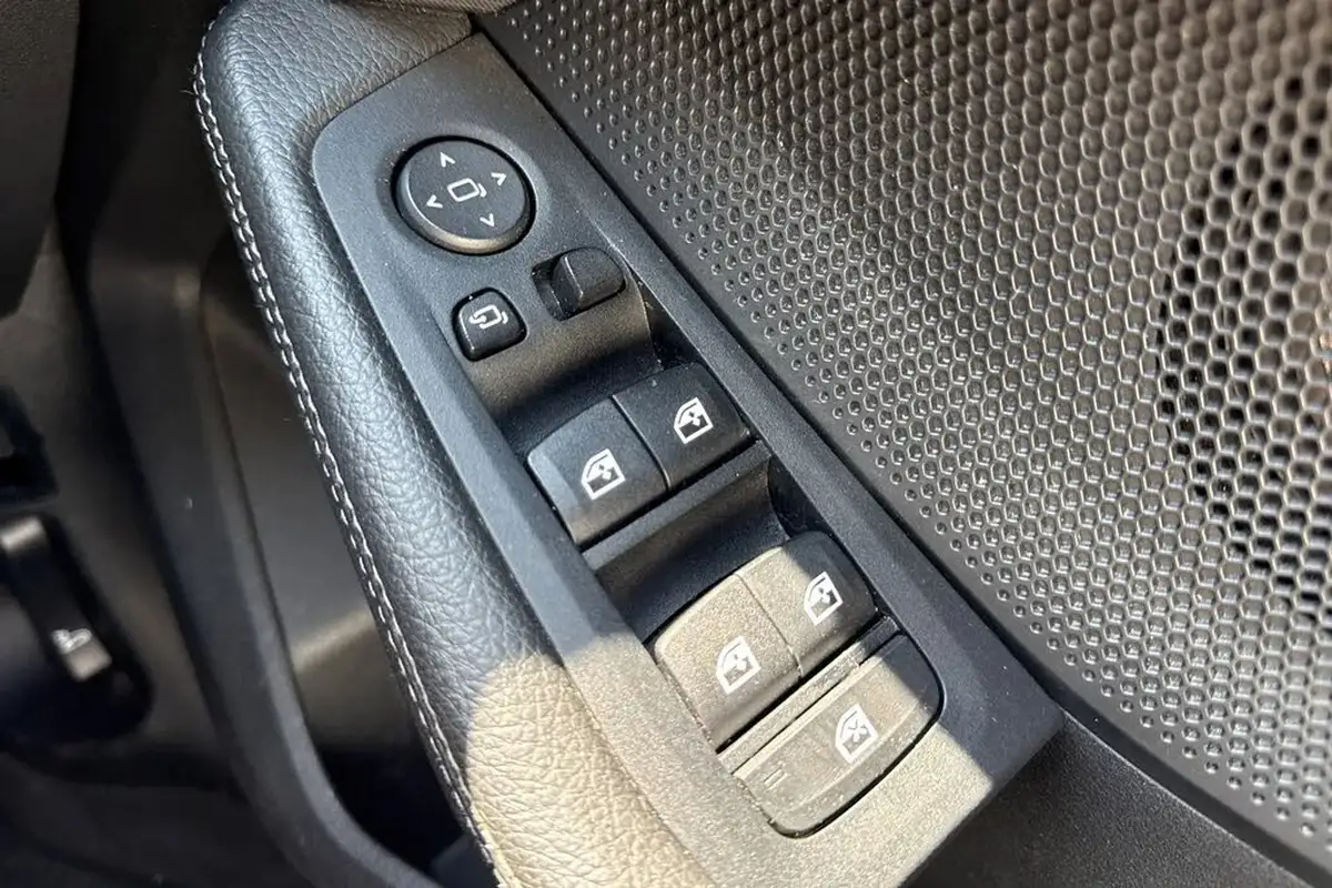 2021-bmw-1-series-15-118i-m-sport-lcp-big-27