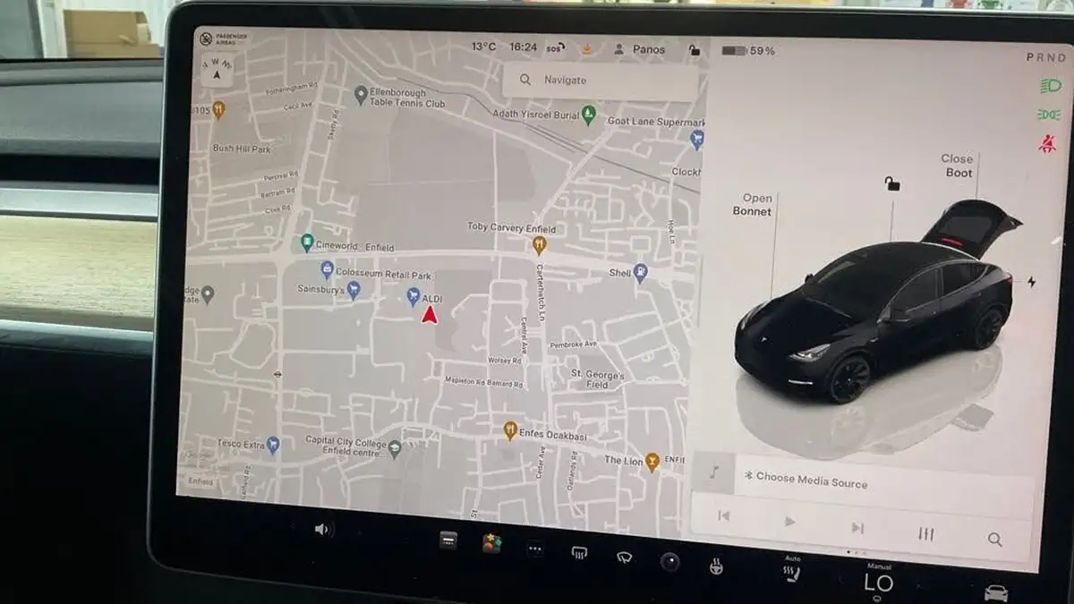 2022-tesla-model-y-e-long-range-big-7