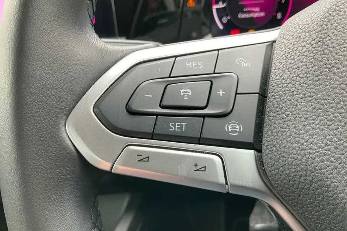 2020-volkswagen-golf-15-etsi-life-150ps-hatchback-big-31