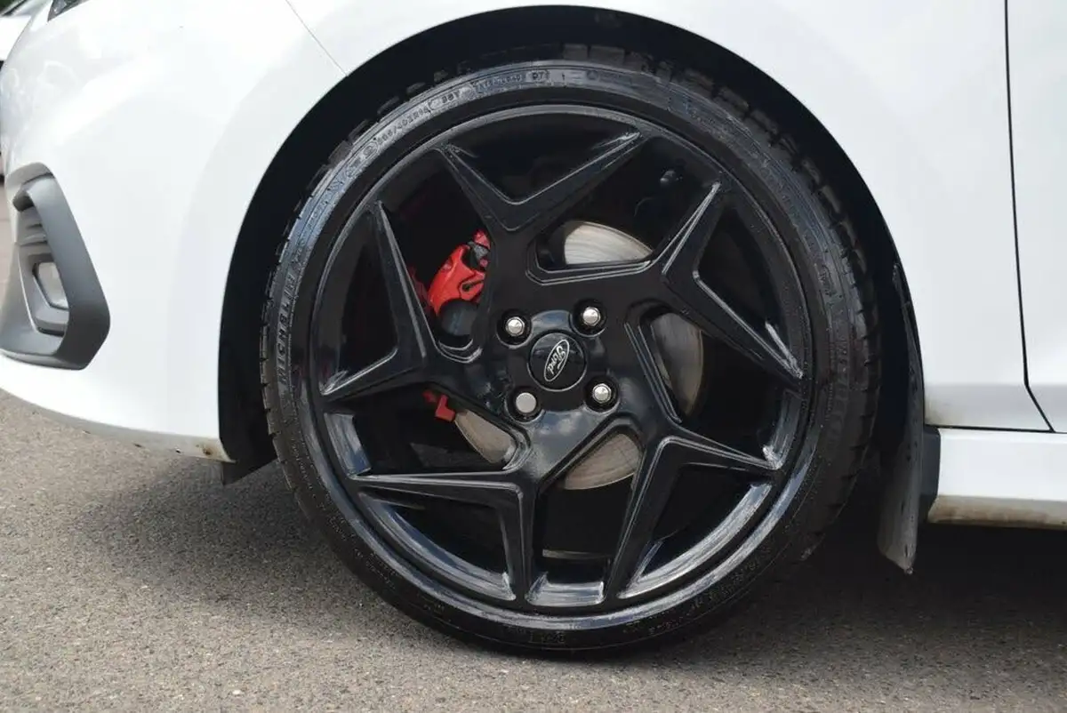 2020-ford-fiesta-15t-st-3-5d-big-15