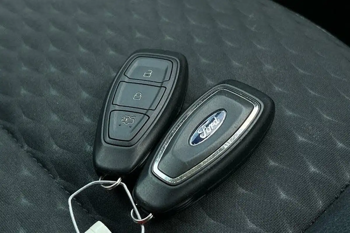 2018-ford-focus-big-39