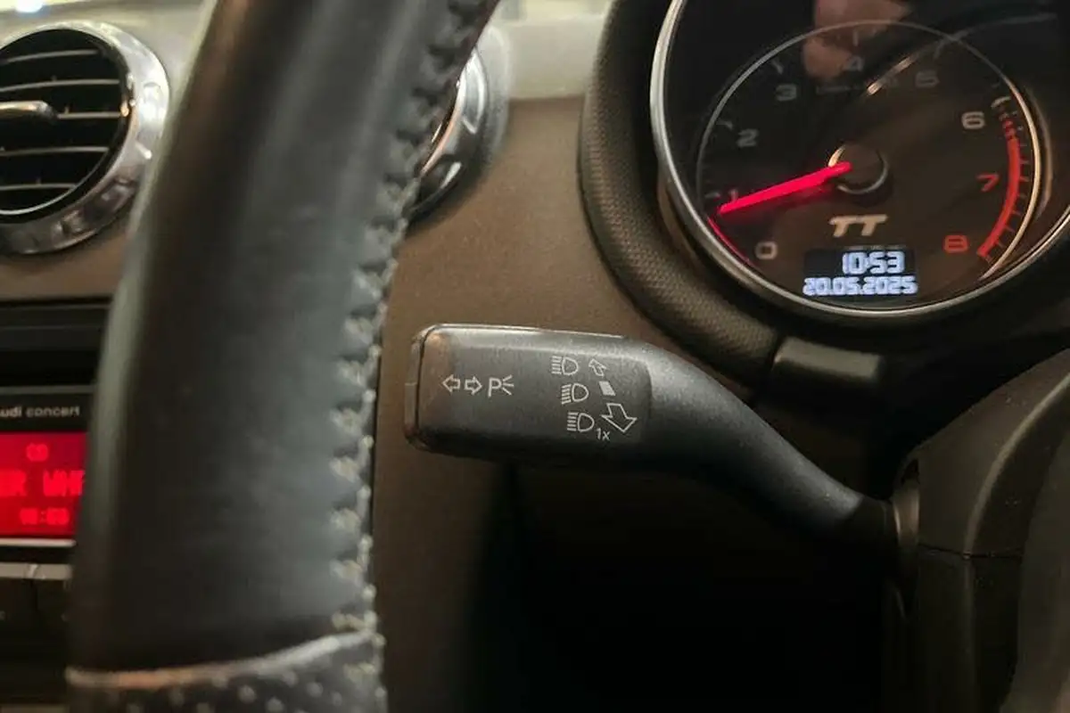 2014-audi-tt-coupe-18-tfsi-s-line-big-13