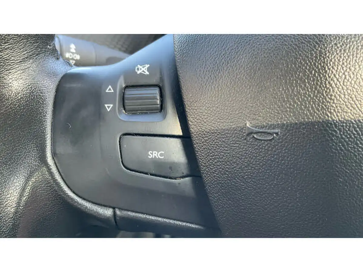 2018-peugeot-2008-suv-12-puretech-active-82bhp-ss-big-23