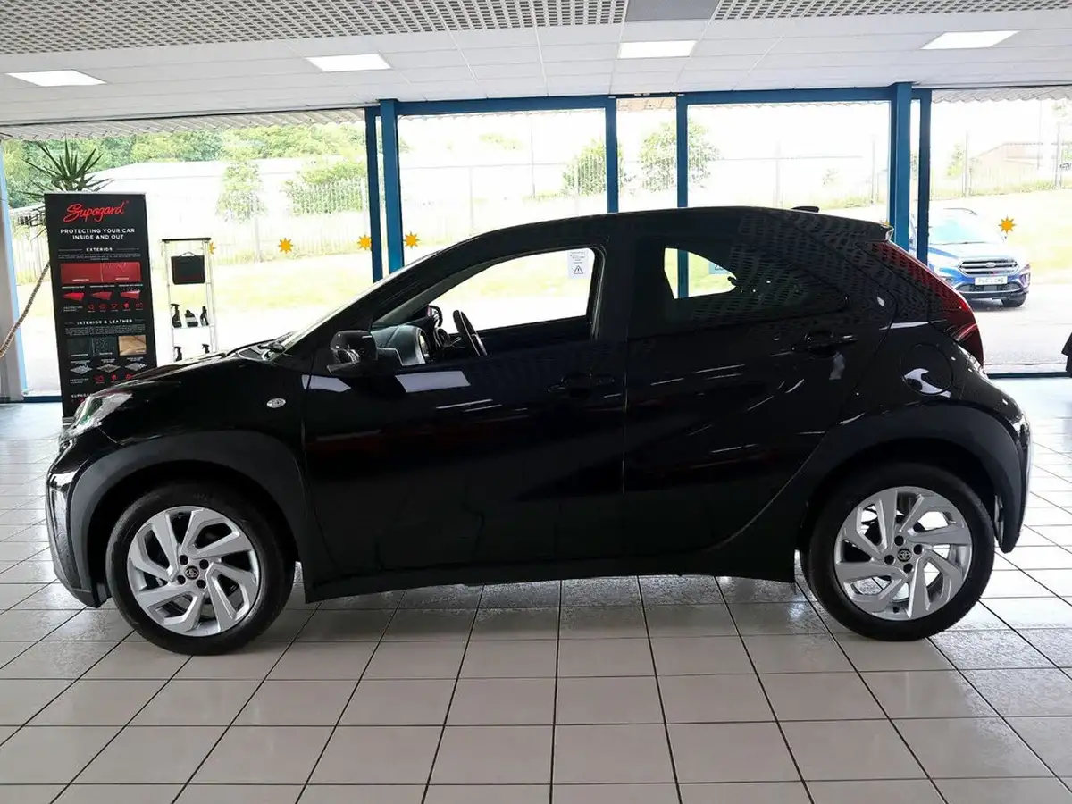 2023-toyota-aygo-x-10-vvt-i-pure-big-9