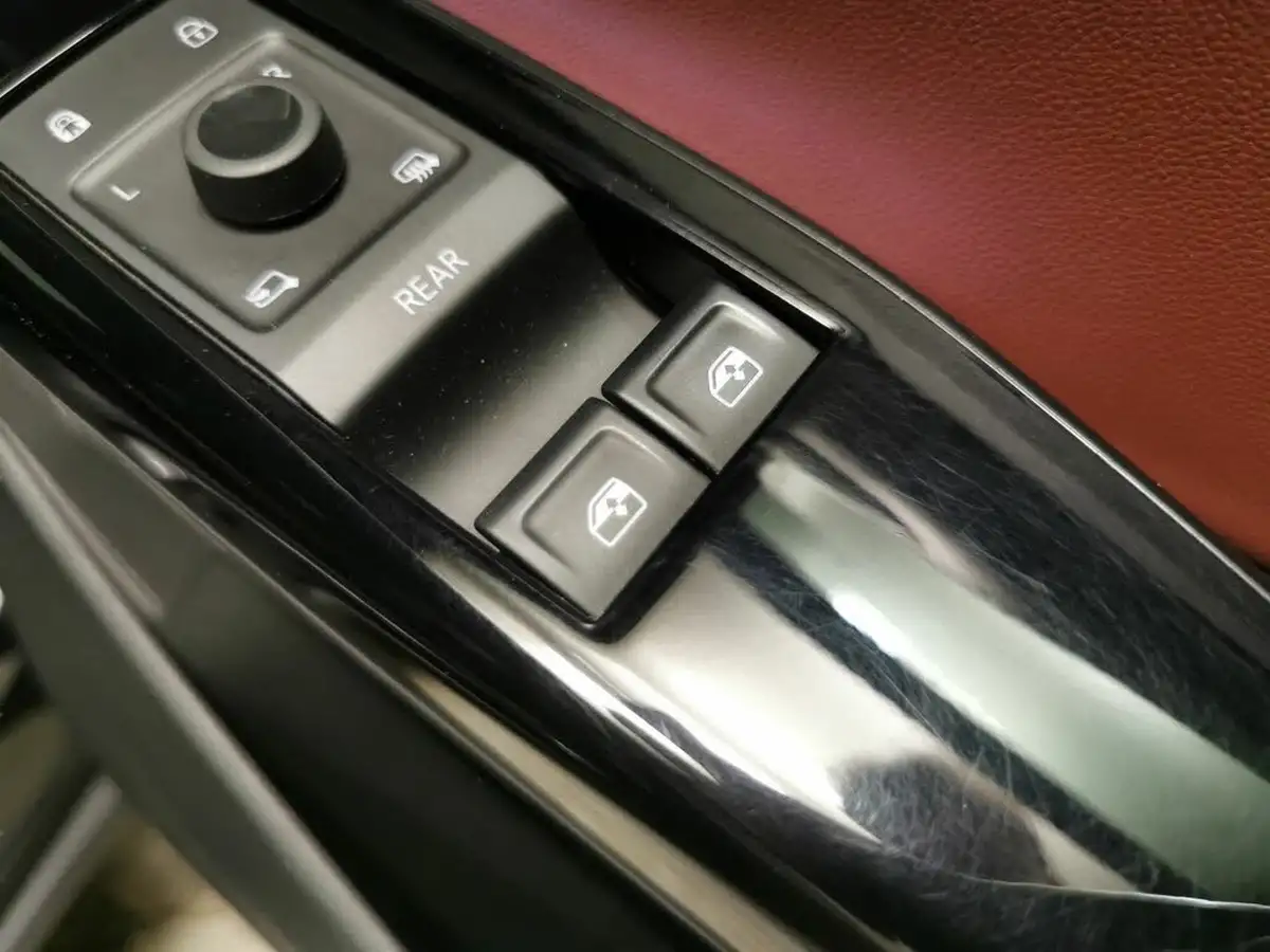 2021-volkswagen-id4-e-first-edition-big-17