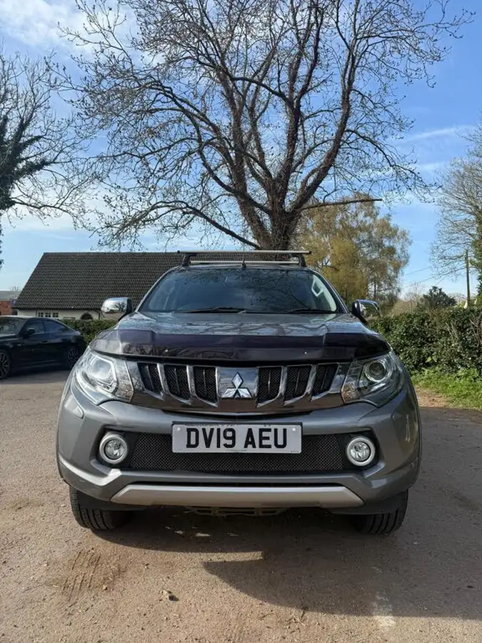 2019-mitsubishi-l200-24di-d-barbarian-eu6b-auto-big-5