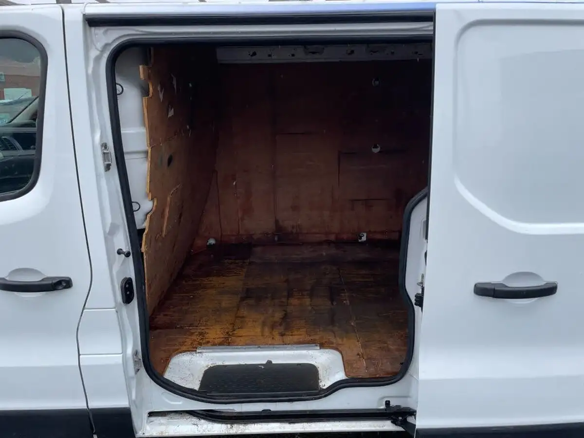 2015-vauxhall-vivaro-16cdti-2900-l2h1-115ps-refrigerated-van-big-19