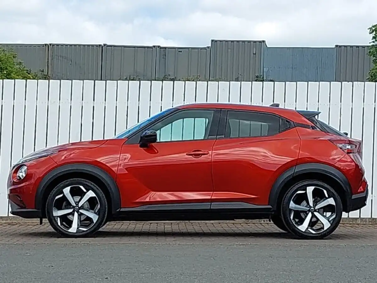 2022-nissan-juke-10-dig-t-tekna-big-2