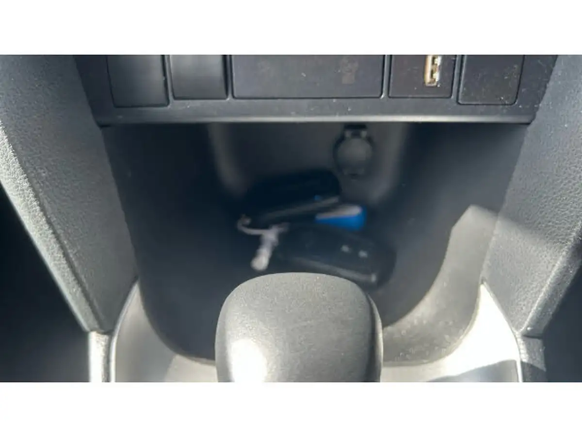 2022-toyota-yaris-15-vvt-i-design-panoramic-roof-big-40
