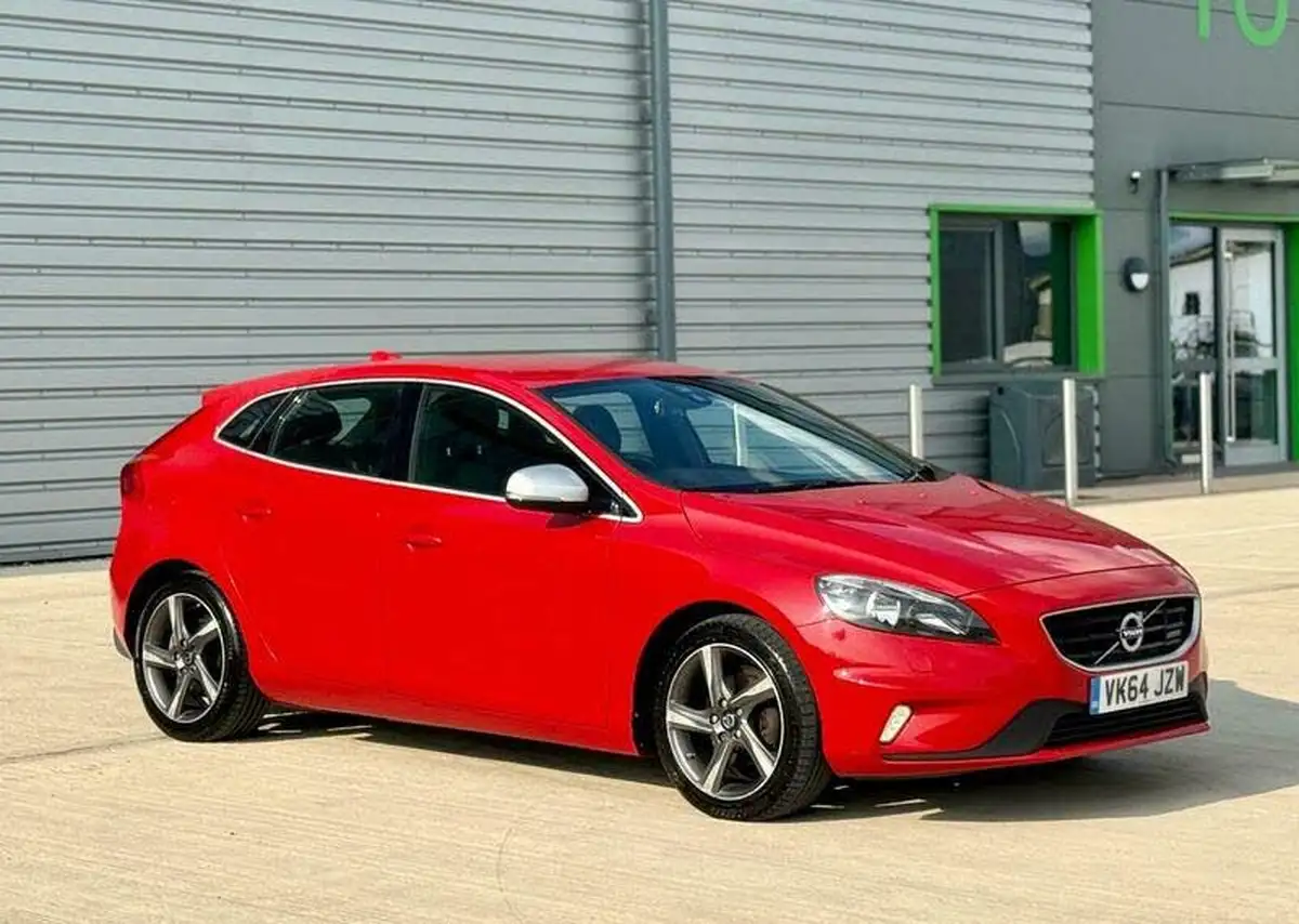 2014-volvo-v40-16td-d2-r-design-nav-big-14