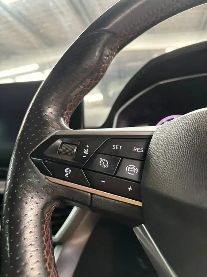 2020-seat-leon-15-etsi-fr-first-edition-hatchback-big-14