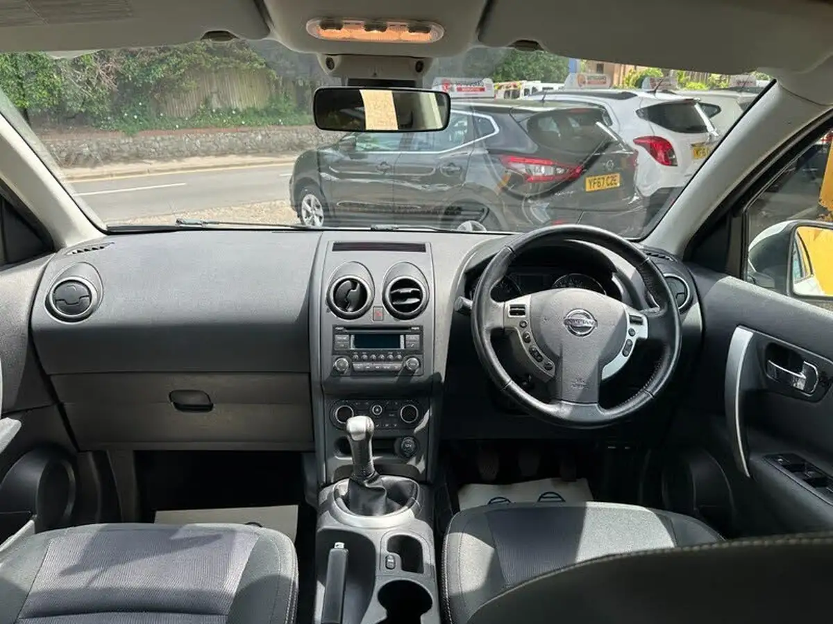 2012-nissan-qashqai-16-acenta-big-19