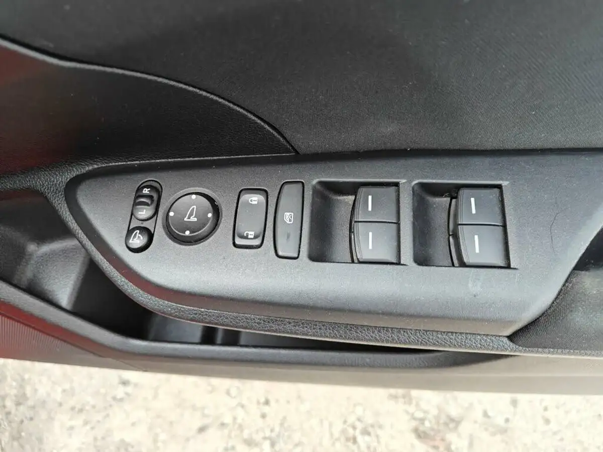 2017-honda-civic-10-vtec-turbo-sr-big-23