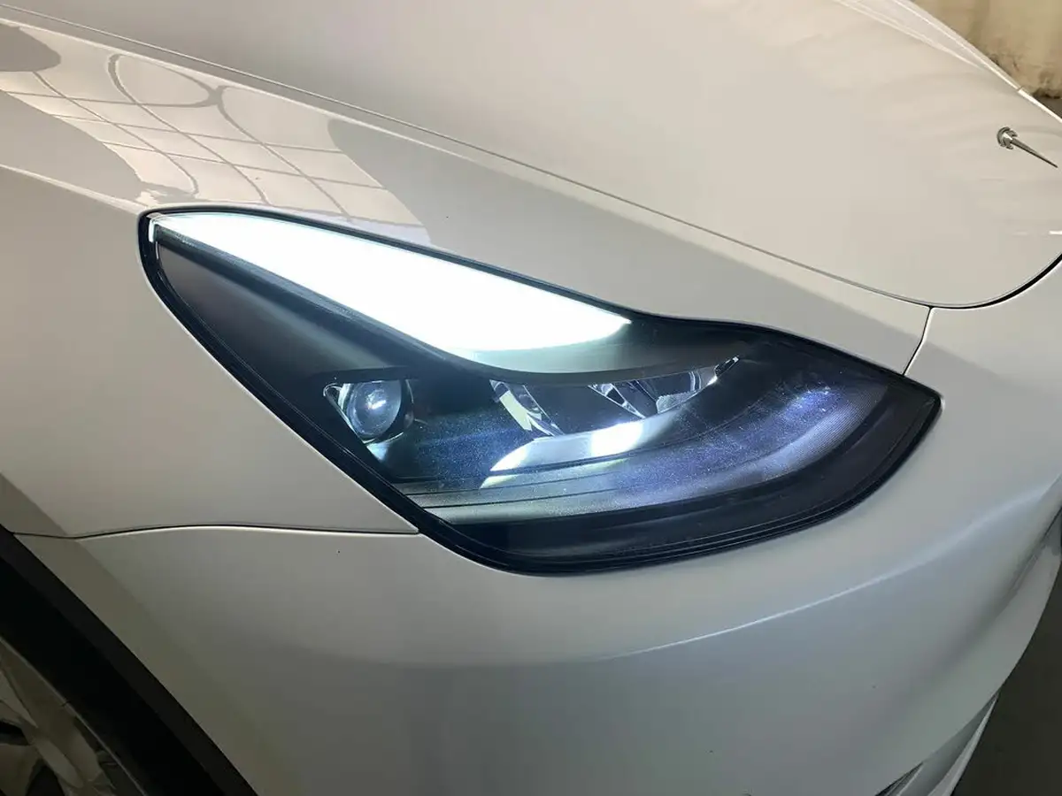 2022-tesla-model-y-e-long-range-big-5
