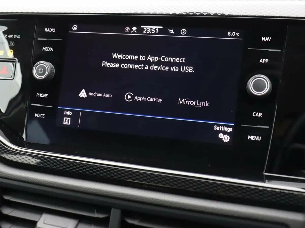 2022-volkswagen-polo-10-tsi-life-big-35