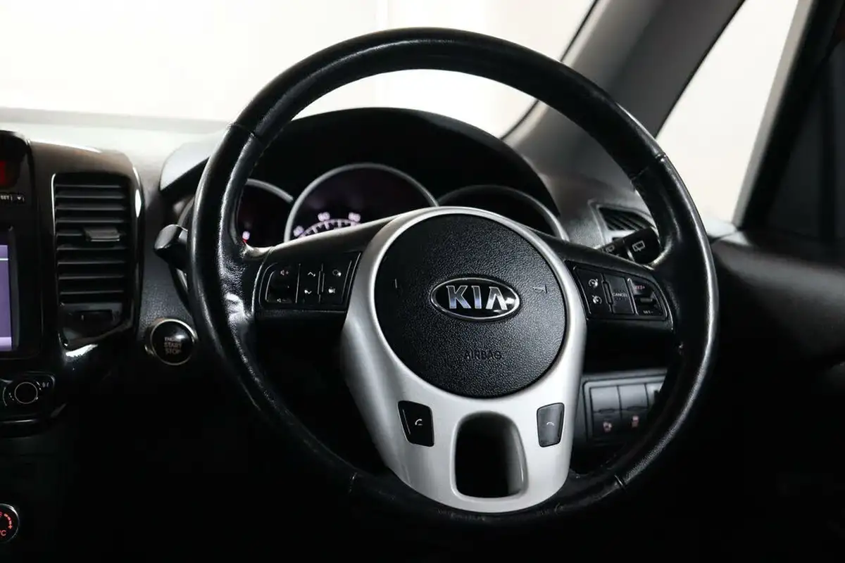 2017-kia-venga-16-4-auto-big-44