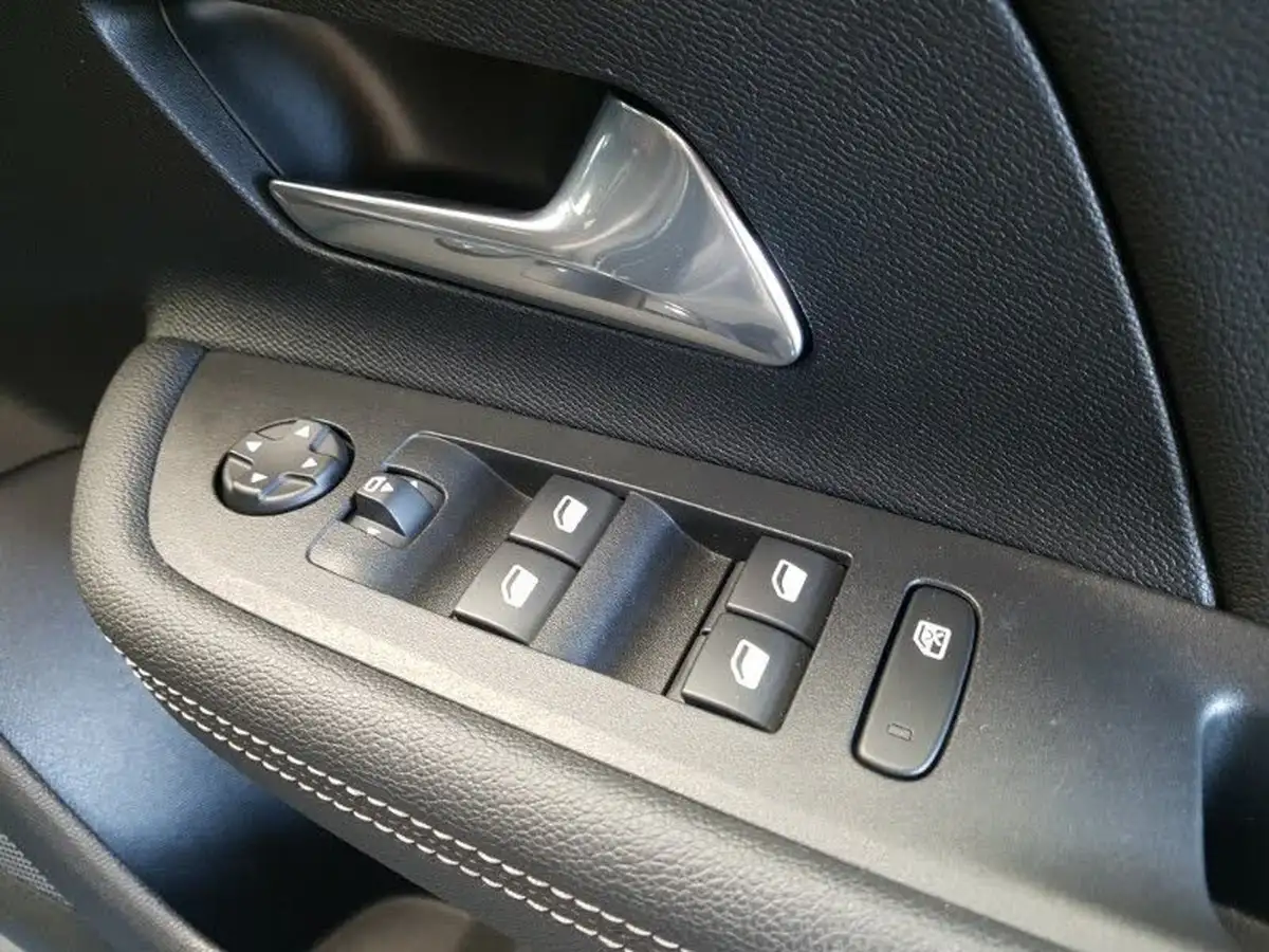 2023-vauxhall-mokka-12-gs-130ps-auto-big-18