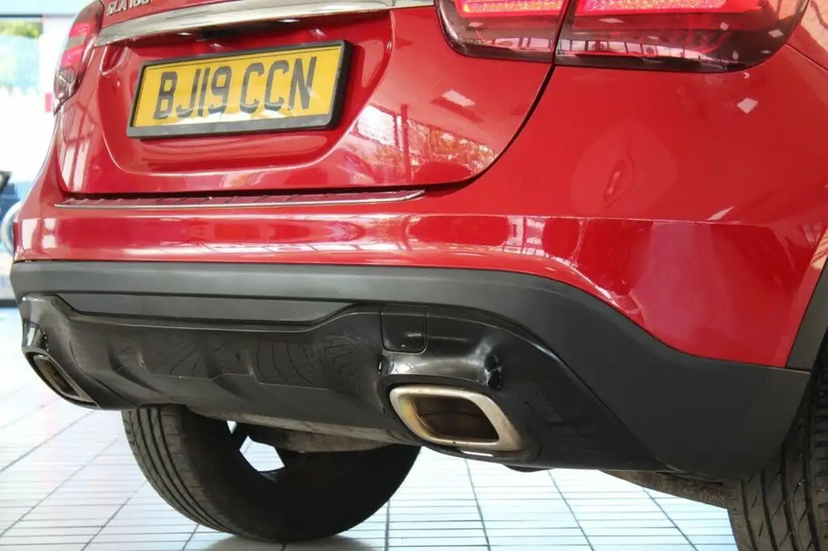 2019-mercedes-benz-gla-class-16-gla-180-urban-edition-ss-big-14