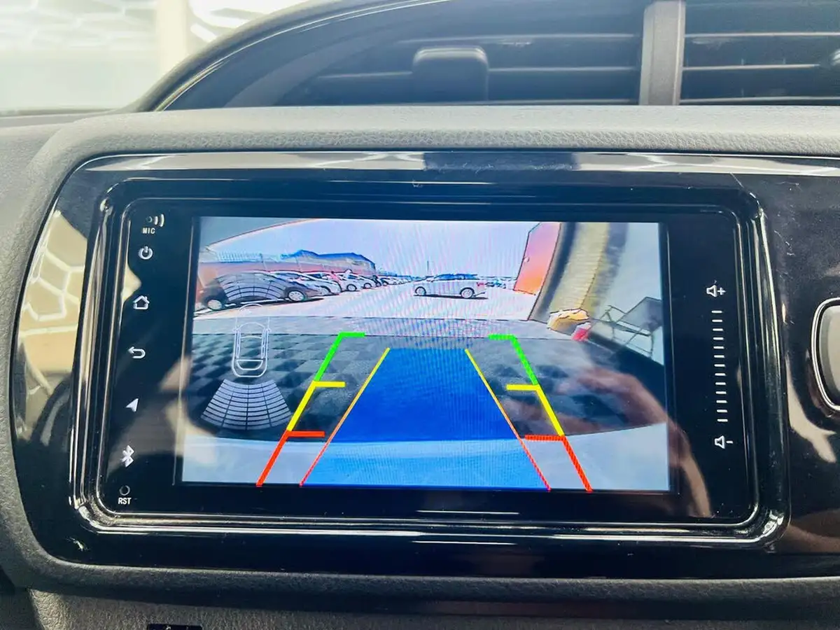 2019-toyota-yaris-big-20