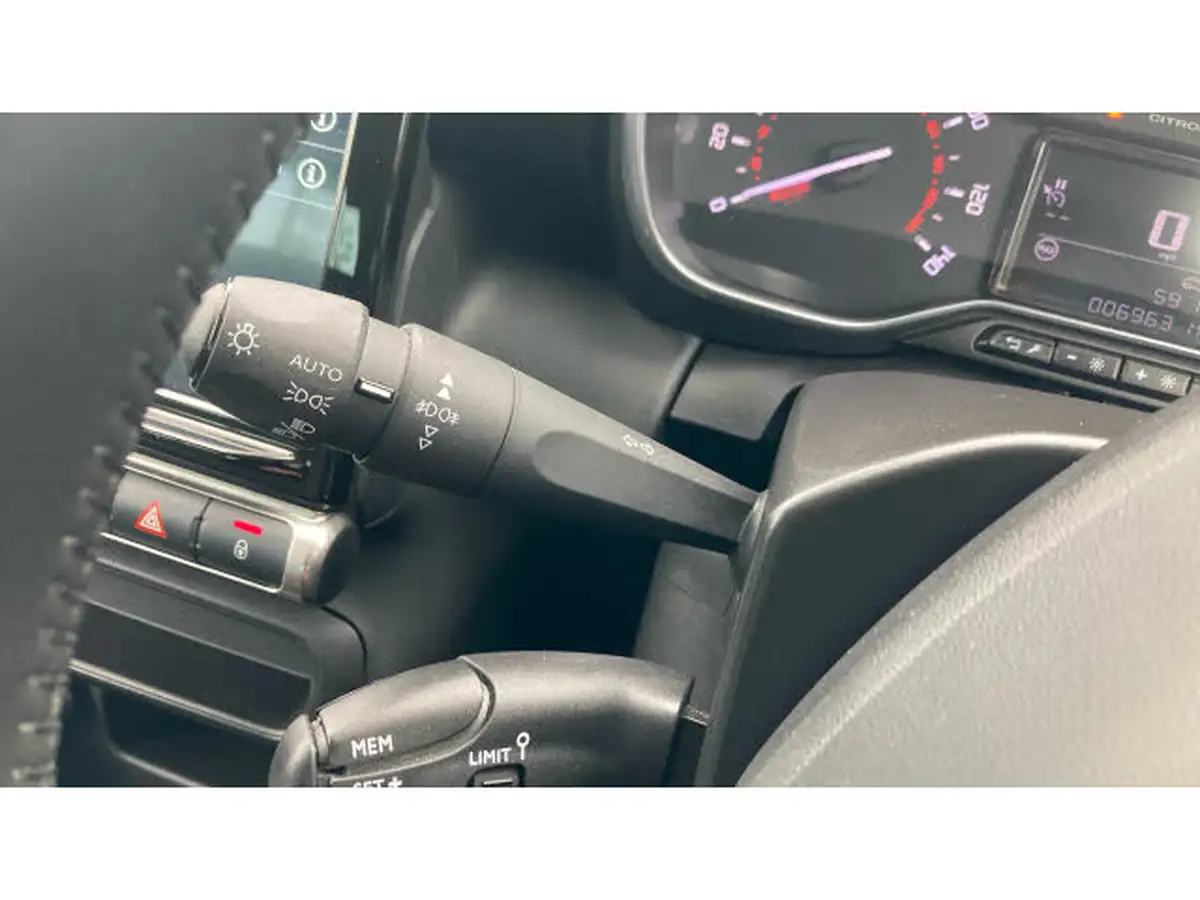 2022-citroen-c3-aircross-12-puretech-shine-110ps-big-27