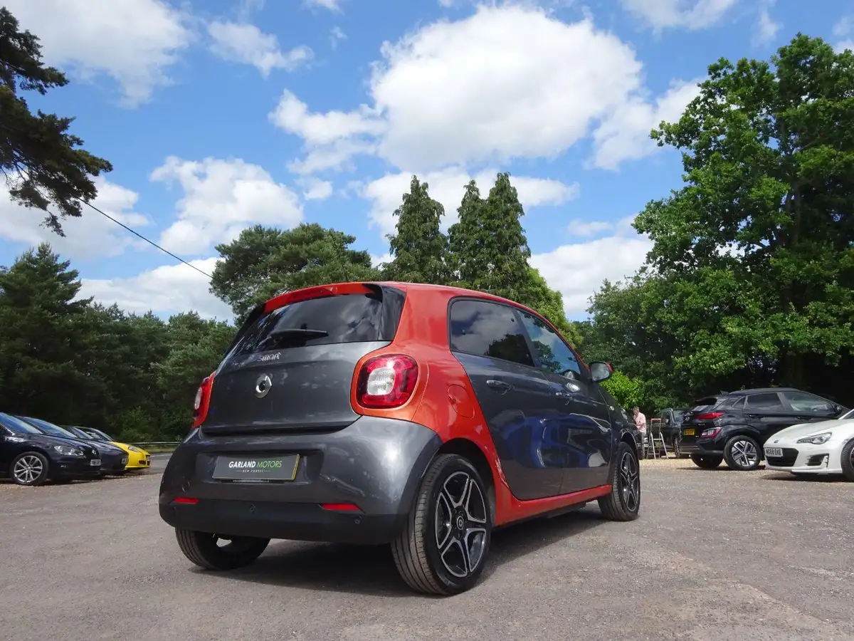 2022-smart-forfour-eq-premium-big-5