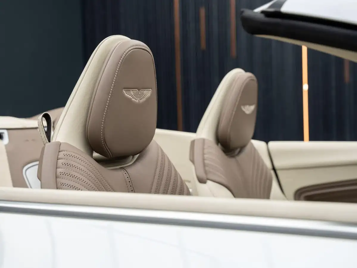2018-aston-martin-db11-40-v8-big-32