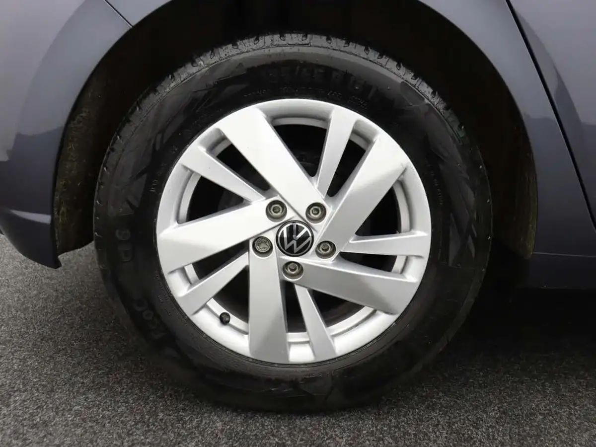 2022-volkswagen-polo-10-life-big-6