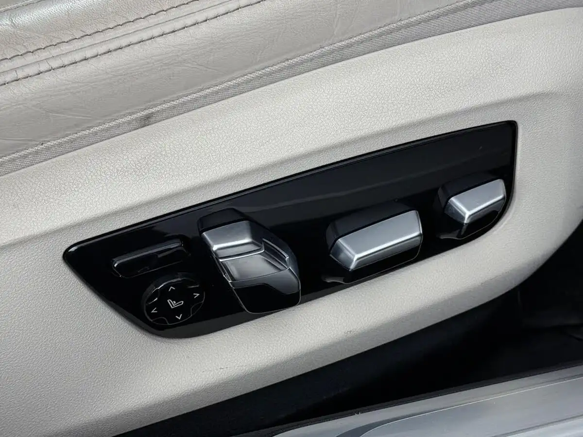 2017-bmw-7-series-30td-730d-m-sport-big-15