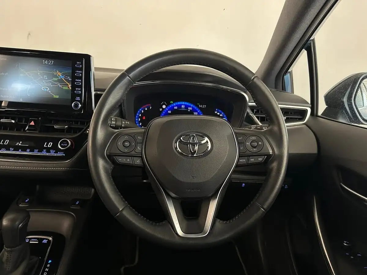 2021-toyota-corolla-18-vvt-i-icon-tech-trk-hatchback-5d-big-8