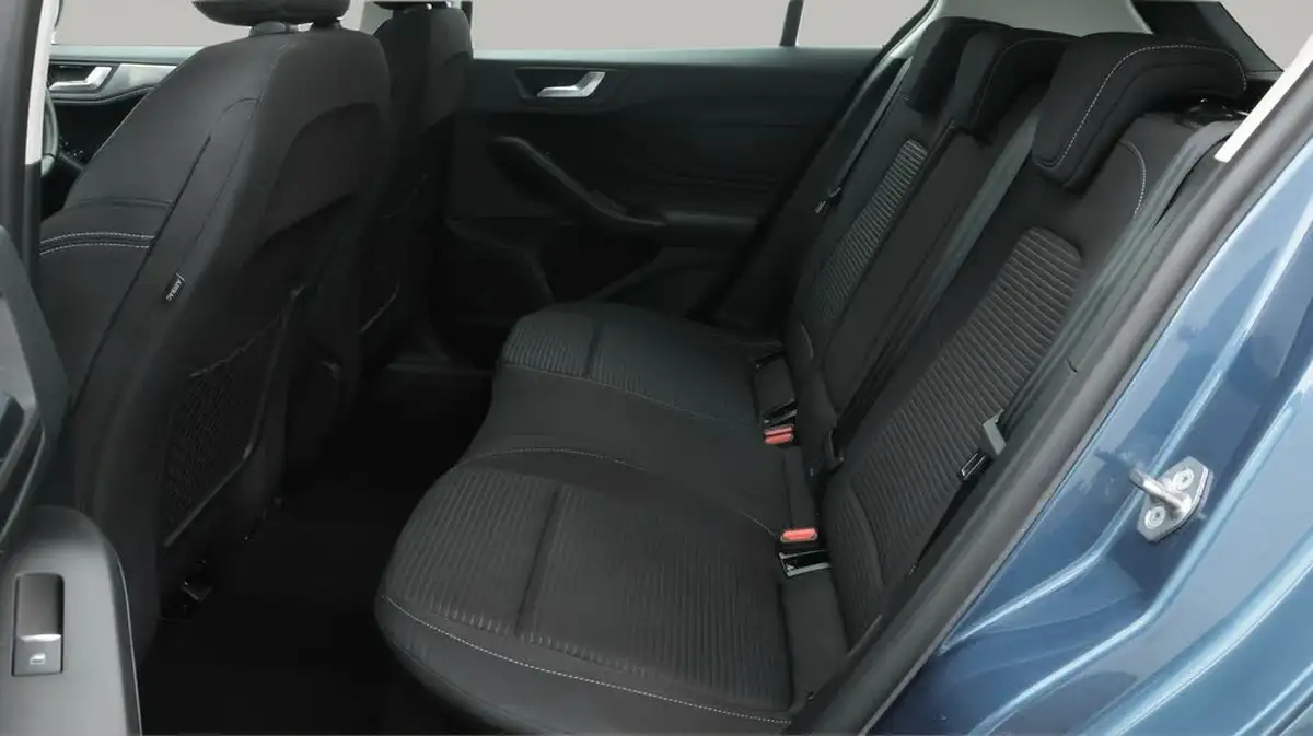 2020-ford-focus-15-titanium-hatchback-big-16