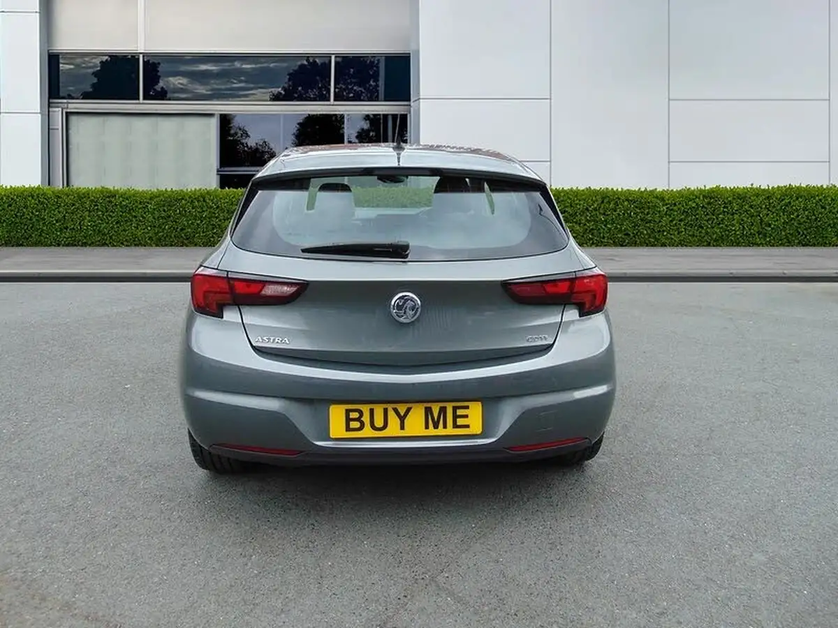 2018-vauxhall-astra-16cdti-elite-nav-136ps-ss-hatchback-big-5
