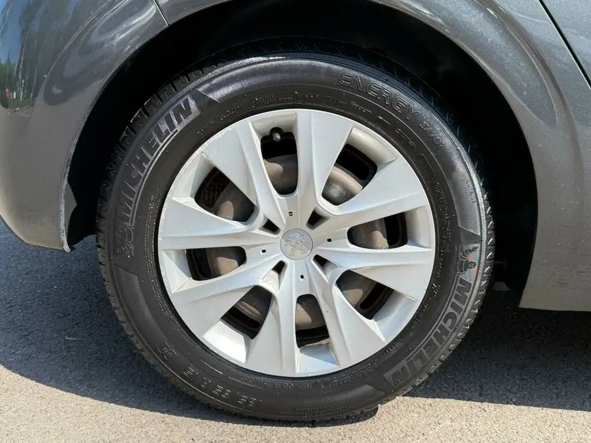 2015-peugeot-208-10-puretech-access-ac-5d-big-24