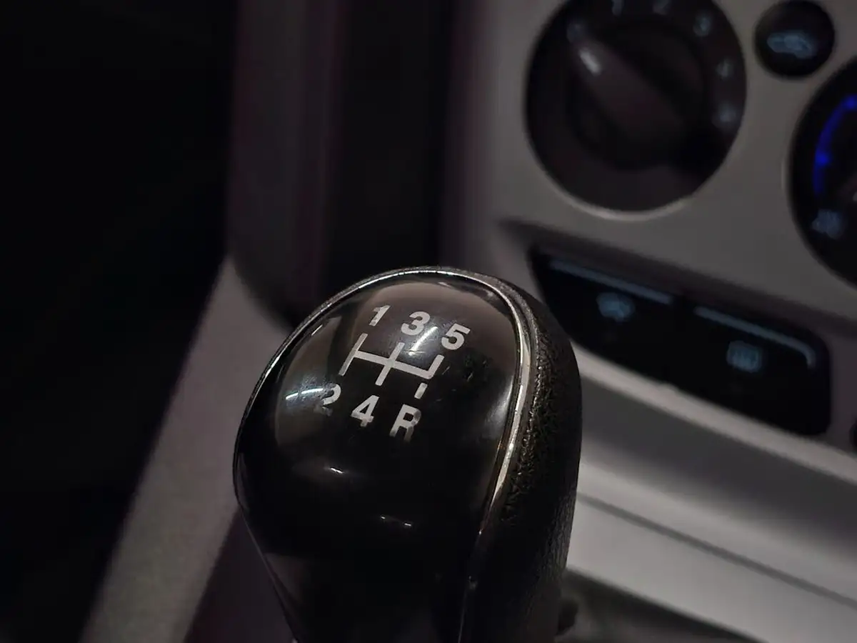 2012-ford-focus-10-zetec-100ps-hatchback-big-63