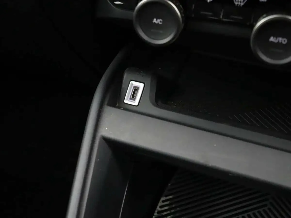 2022-citroen-c4-12-puretech-sense-plus-eat8-big-30
