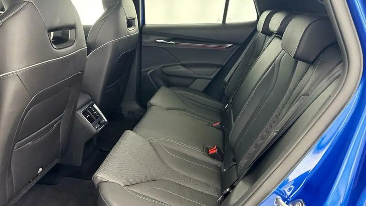 2022-skoda-enyaq-e-80-vrs-big-33