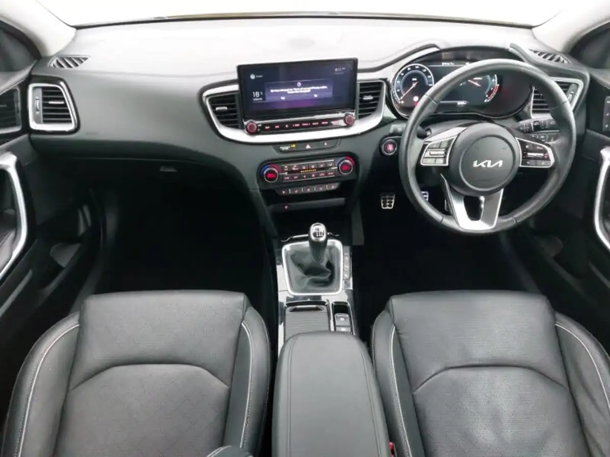 2022-kia-xceed-15-t-gdi-4-big-2