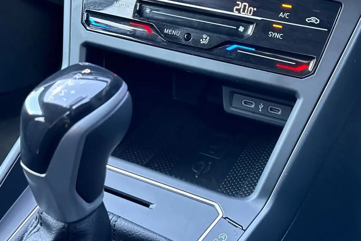 2025-volkswagen-taigo-15-tsi-r-line-big-37