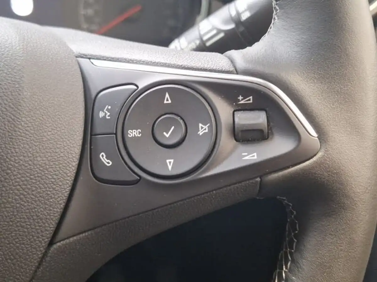 2022-vauxhall-crossland-12-elite-edition-130ps-big-16
