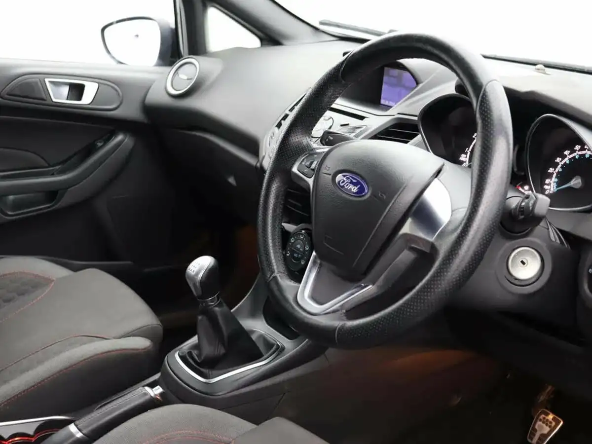 2017-ford-fiesta-10t-st-line-100ps-5d-big-29