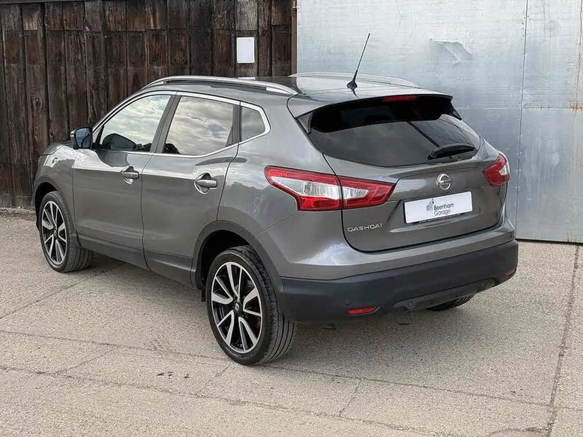 2015-nissan-qashqai-12-tekna-xtronic-cvt-big-5